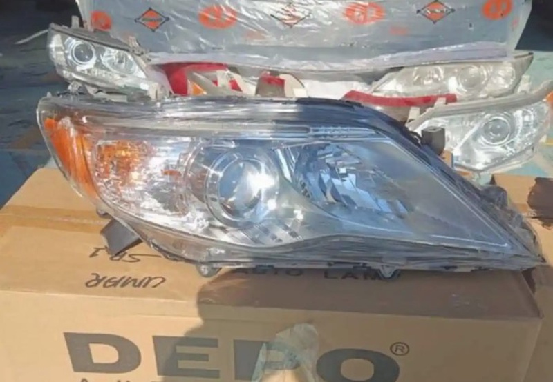 Передние фары на Toyota Avalon 2011-2012
